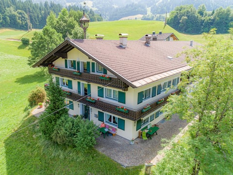 Spacious accommodation, 1.2 km to the ski lift