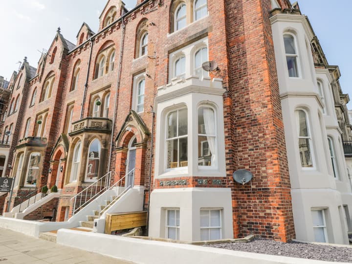 1 Church Square - Whitby