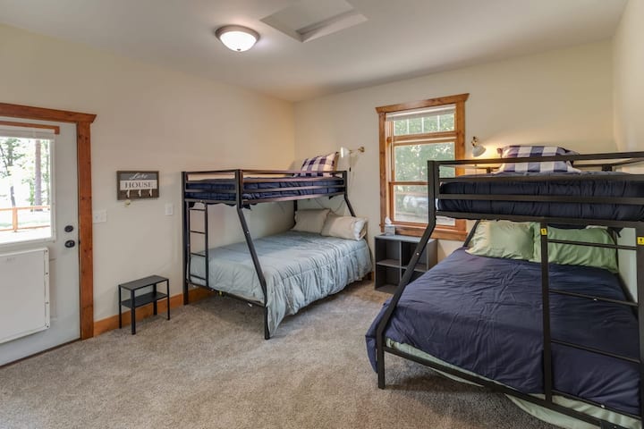 Bedroom 3 W Twin/Full Bunks