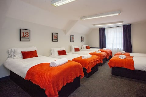 higgihaus 107 Sleeps up to 22 Hens Stags