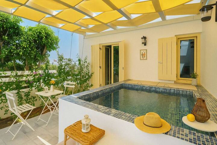 Villa Maria Ultimate Gems – Naoussa Waves Suites gallery image 2