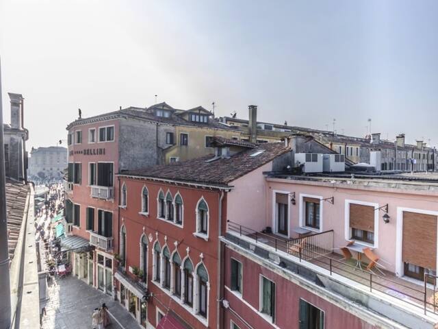 Maurizio House: 2 min to the Train Station & Wi-Fi gallery image 2