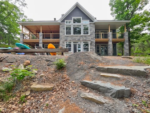 Sand Lake Retreat | Luxury Escape on The Rideau