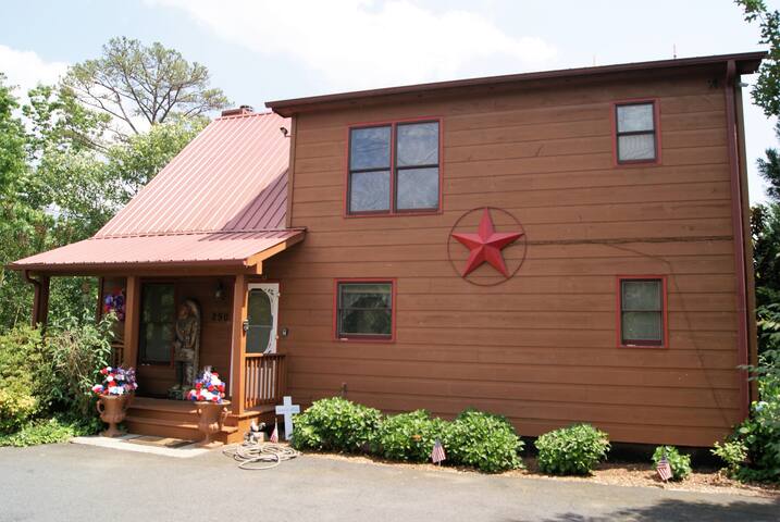 Mountain Country Cabin Rentals managed Airbnb listing 1