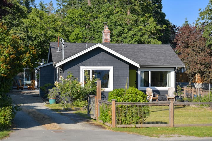 The Bayside Cottage gallery image 2