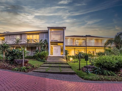 Palmtree House, Luxury Villa, Eden Rock Estate