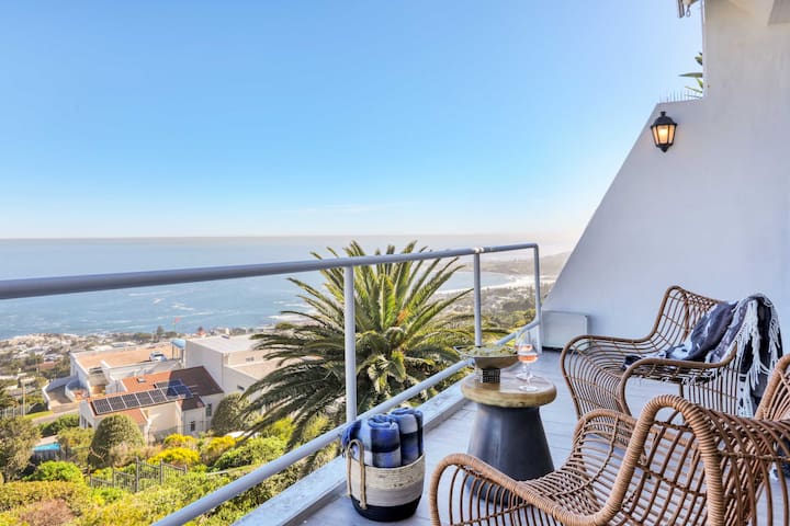 Bella Vista Camps Bay – Apt with Ocean Views gallery image 3