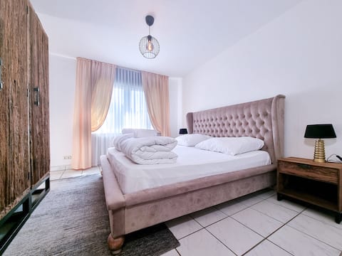 Popular Airbnb listing: Alpha Apartments: Design & Komfort, 2 Schlafzimmer in Ostviertel