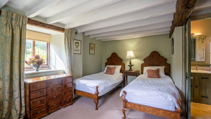 Dhoma e gjumit katër, vilë fshati Sixpenny, Bolthole Retreats