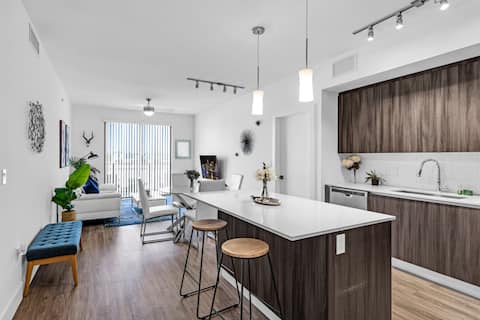 Amazing 2 Bed Unit In Doral Miami W/ Free Parking