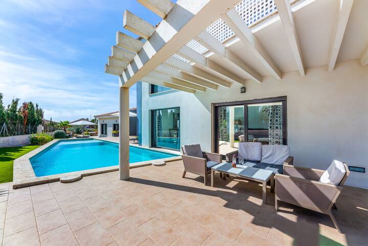 Villa La Primera gallery image 2