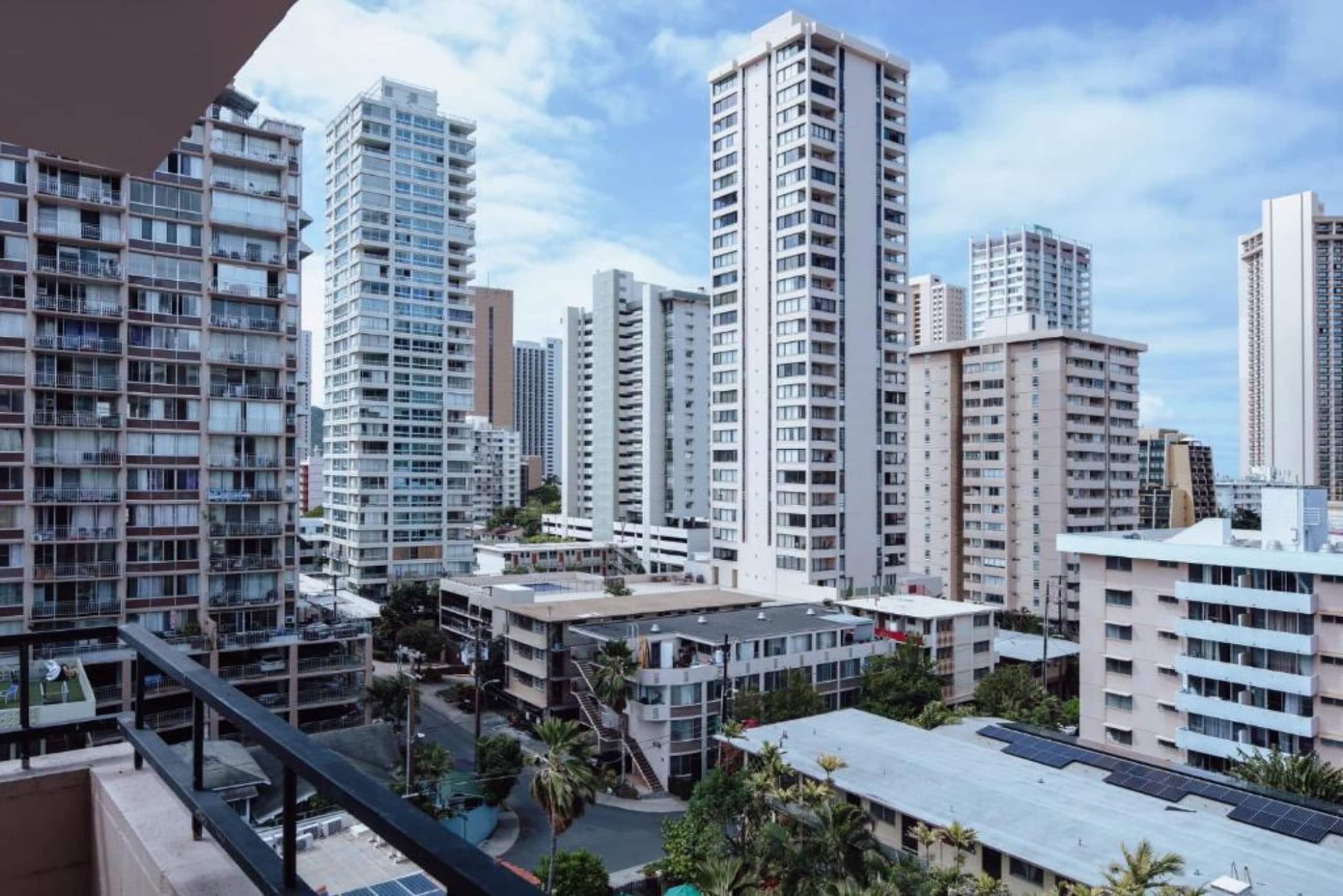 Hotel in Honolulu · ★4.93 · 1 bedroom · 2 beds · 1 shared bath - Image 27