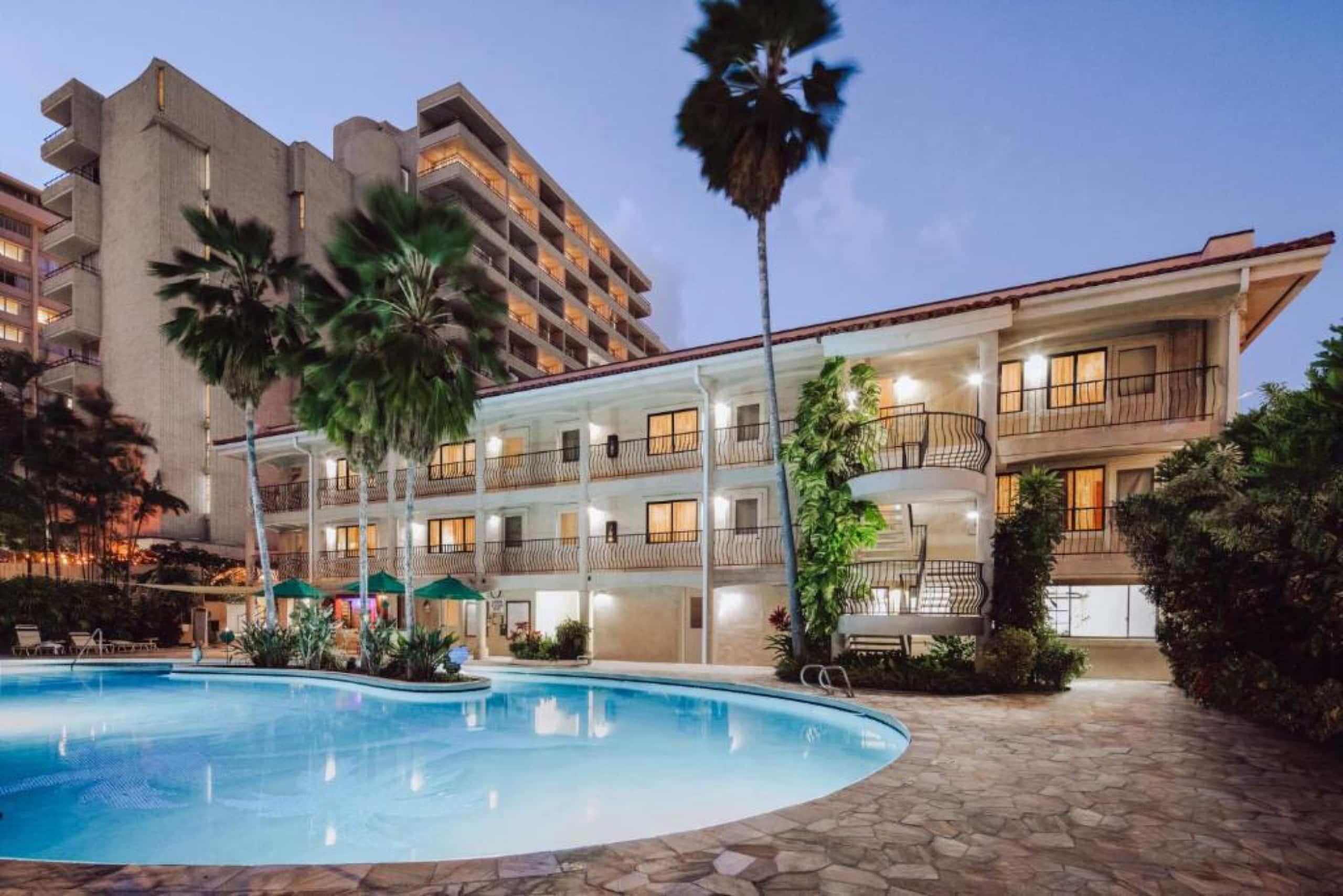 Hotel in Honolulu · ★4.93 · 1 bedroom · 2 beds · 1 shared bath - Image 14