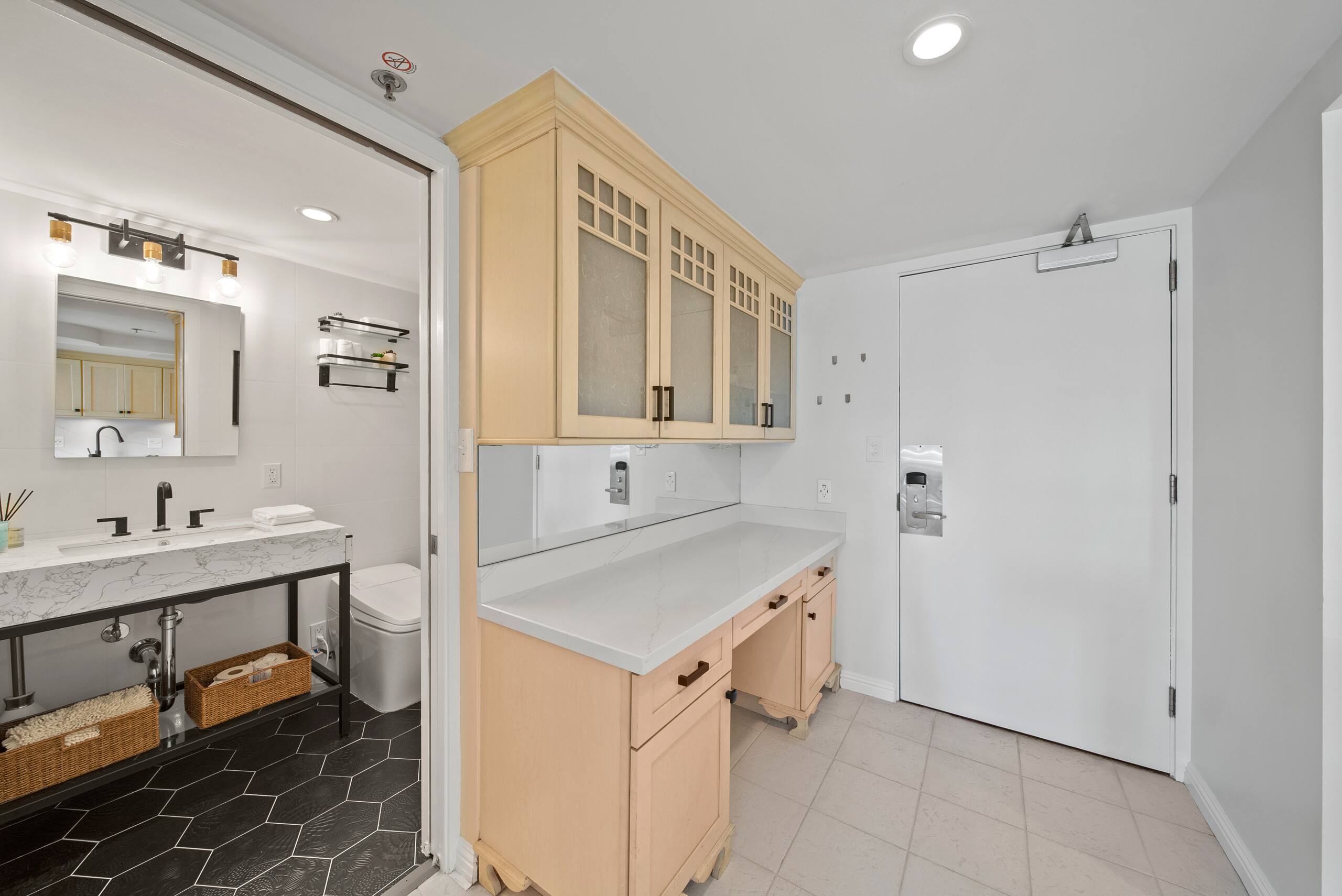 City View Ilikai Queen 1 BDRM Kitchenette and Pool - Image 20