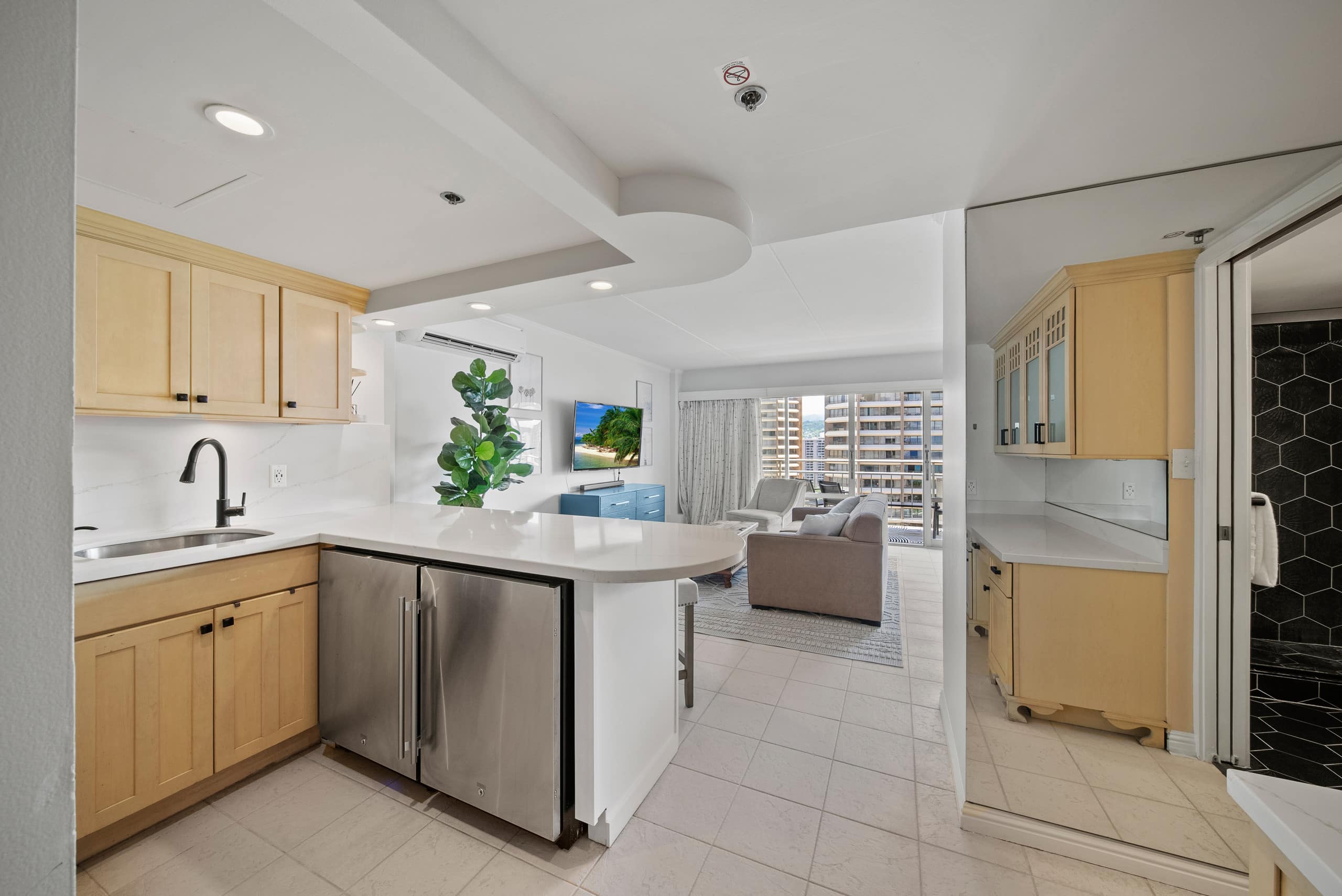 City View Ilikai Queen 1 BDRM Kitchenette and Pool - Image 14