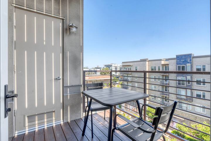 Blueground | Mountain View, gym & pool, nr food gallery image 4