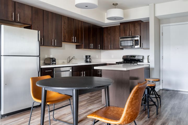 Blueground | Mountain View, gym & pool, nr food gallery image 5