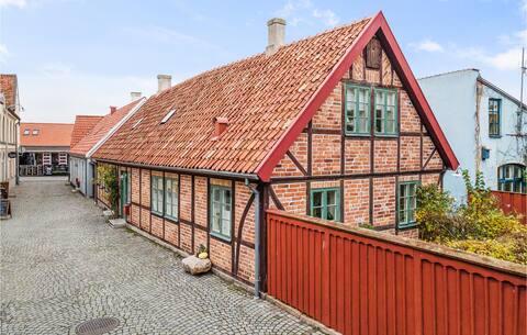 Nice apartment in Simrishamn with WiFi