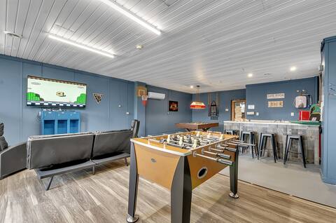 Big family? No problem- 7 bedrooms with game room