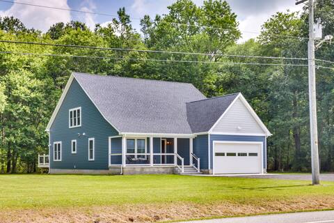 ‘Christy's Cottage’ w/ Hot Tub - 2 Mi to Beach!