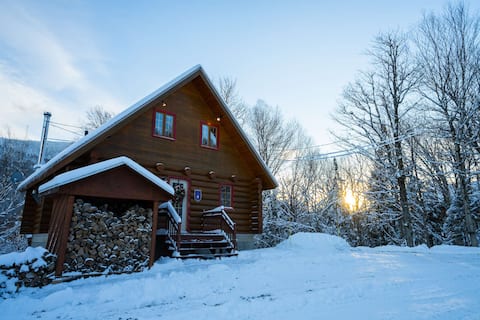 Round Wooden Chalet | L'Antaya