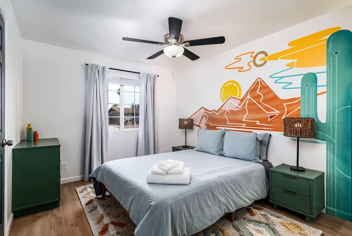 La camera verde ti ricorda gentilmente la meravigliosa natura circostante e offre tutti i comfort di cui hai bisogno per rilassarti.