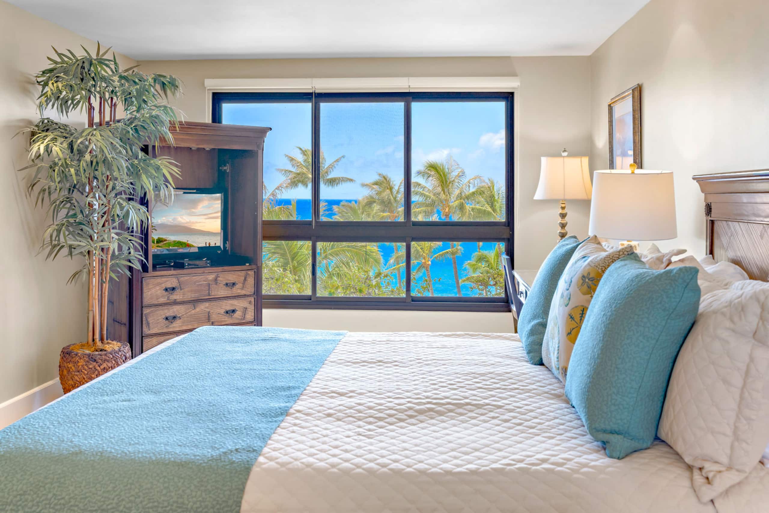 Condo in Lahaina · ★4.88 · 3 bedrooms · 5 beds · 2 shared baths - Image 22