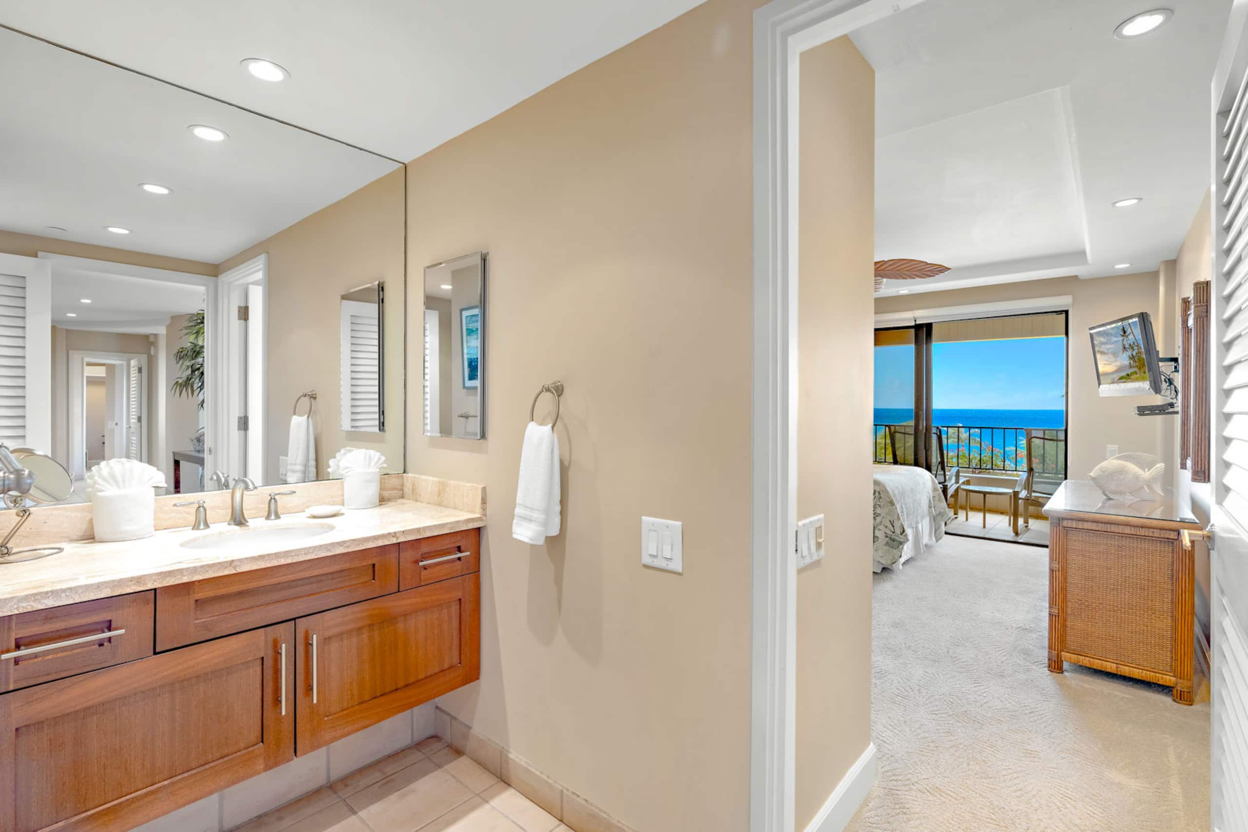 Condo in Lahaina · ★4.88 · 3 bedrooms · 5 beds · 2 shared baths - Image 30