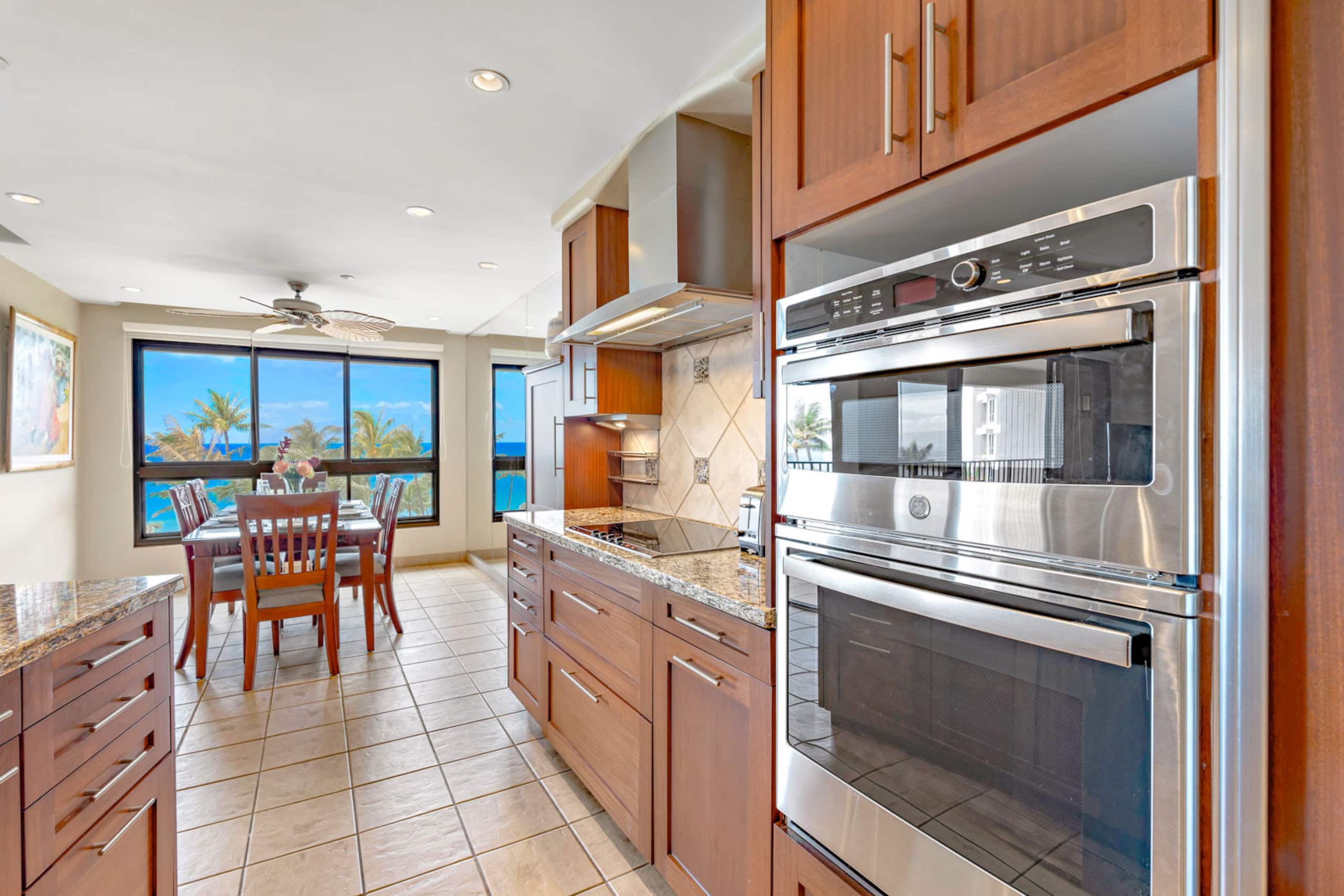 Condo in Lahaina · ★4.88 · 3 bedrooms · 5 beds · 2 shared baths - Image 9