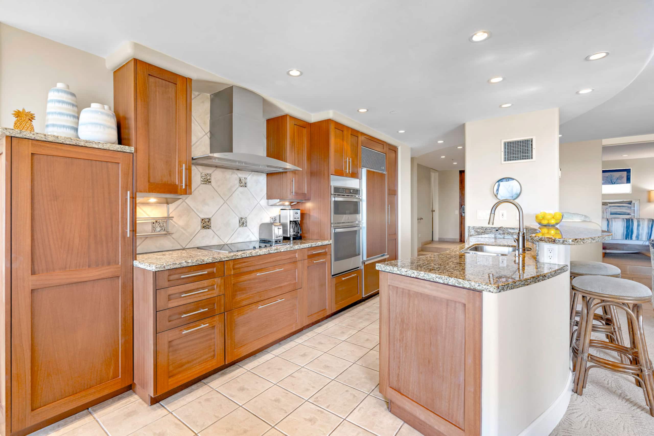 Condo in Lahaina · ★4.88 · 3 bedrooms · 5 beds · 2 shared baths - Image 4