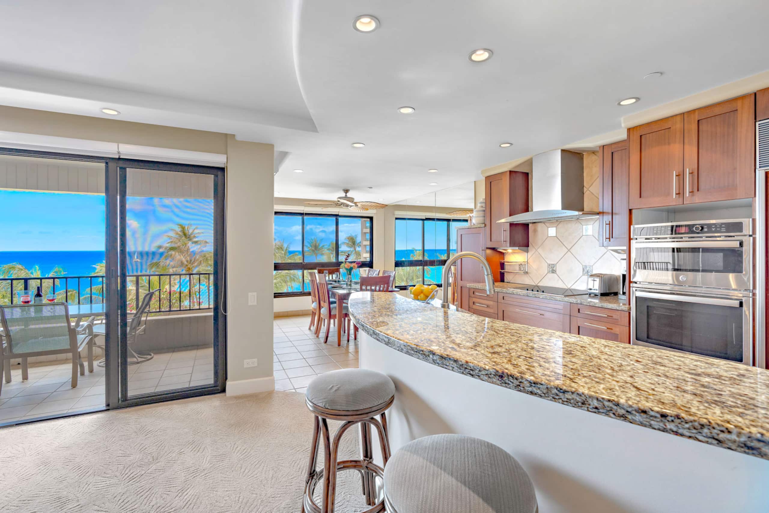 Condo in Lahaina · ★4.88 · 3 bedrooms · 5 beds · 2 shared baths - Image 12