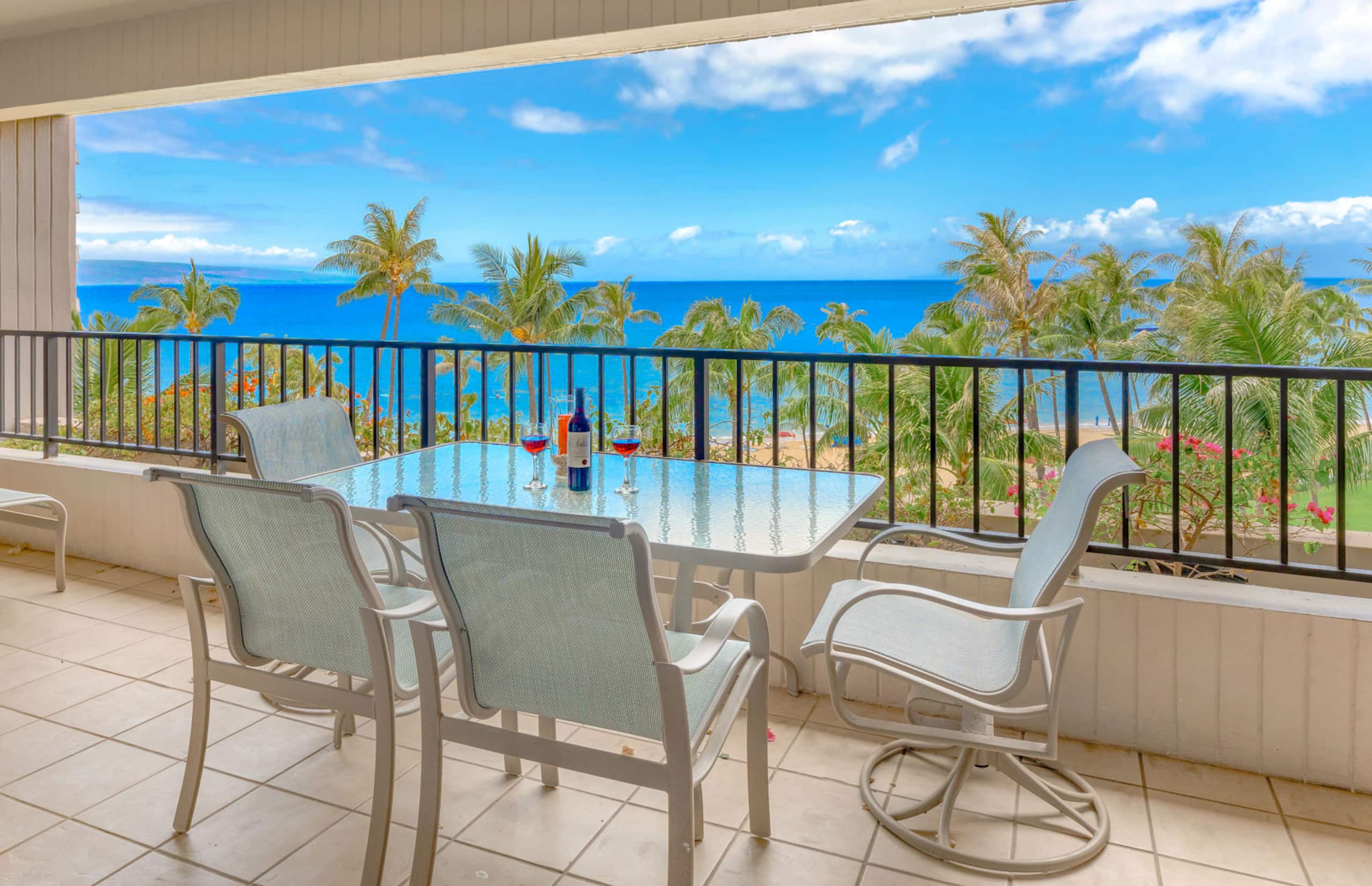 Condo in Lahaina · ★4.88 · 3 bedrooms · 5 beds · 2 shared baths - Image 2