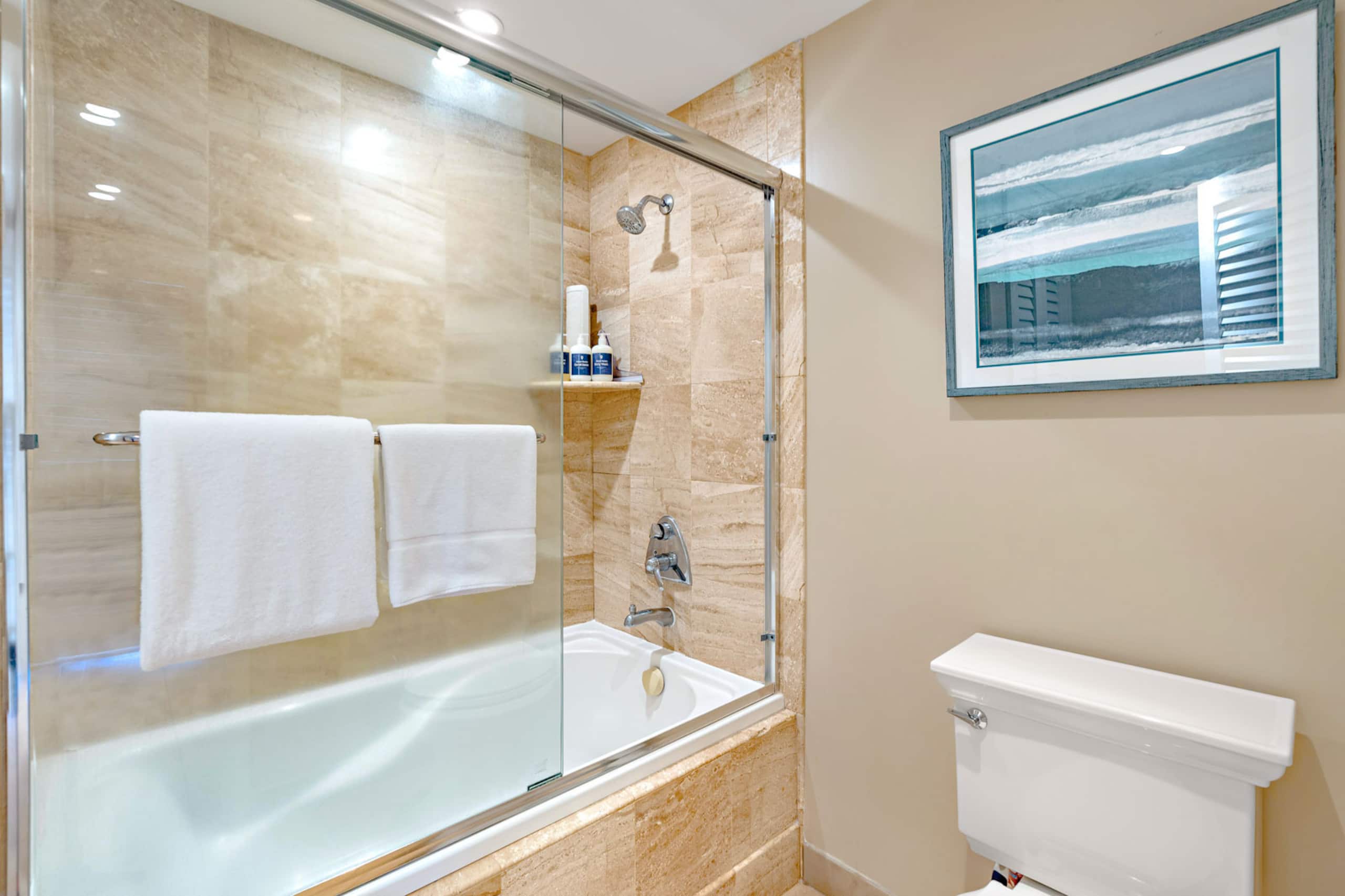 Condo in Lahaina · ★4.88 · 3 bedrooms · 5 beds · 2 shared baths - Image 31