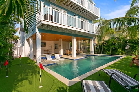 Beach Bliss! Walk to beach! short stays