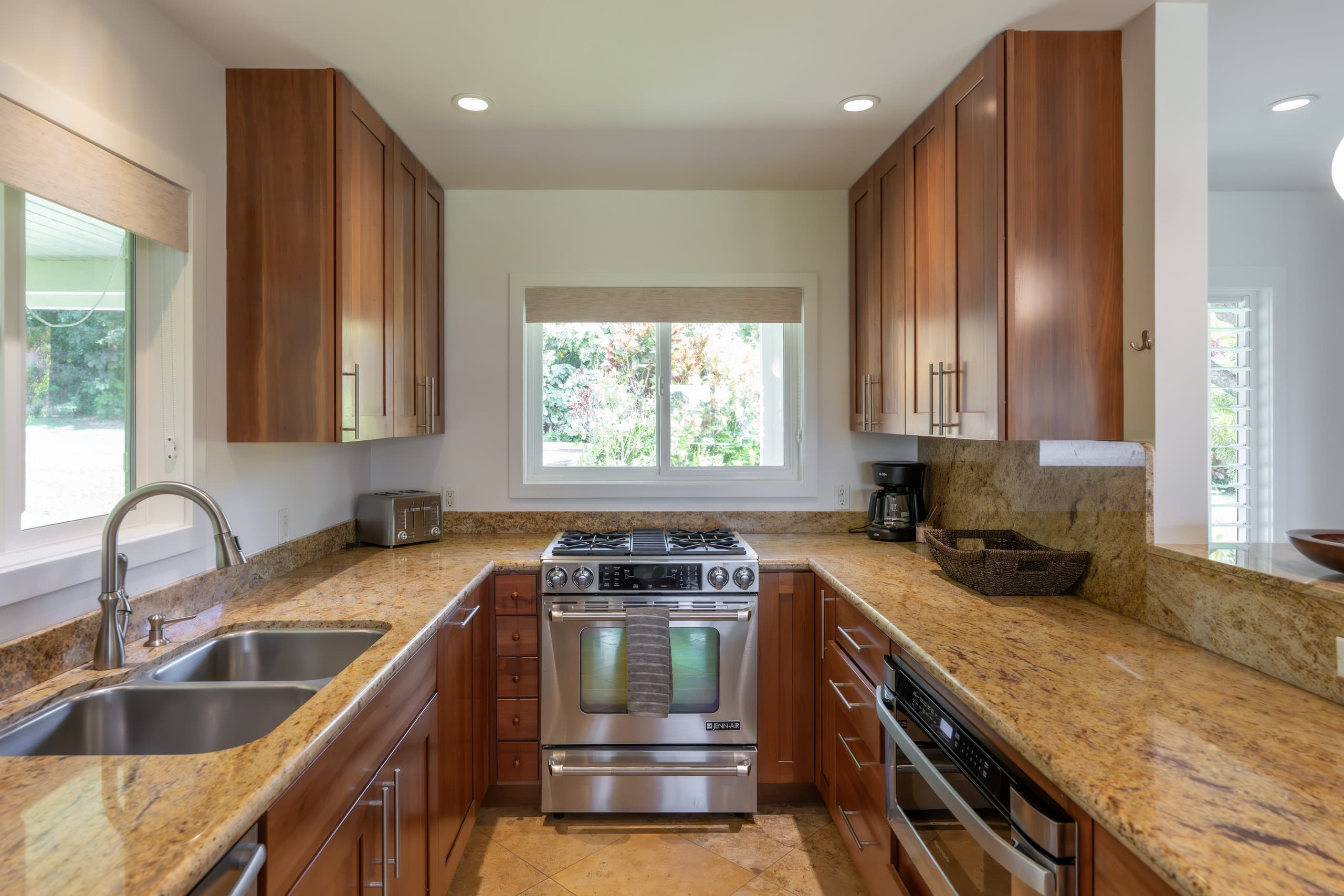 Condo in Lahaina · ★5.0 · 3 bedrooms · 5 beds · 3 baths - Image 7