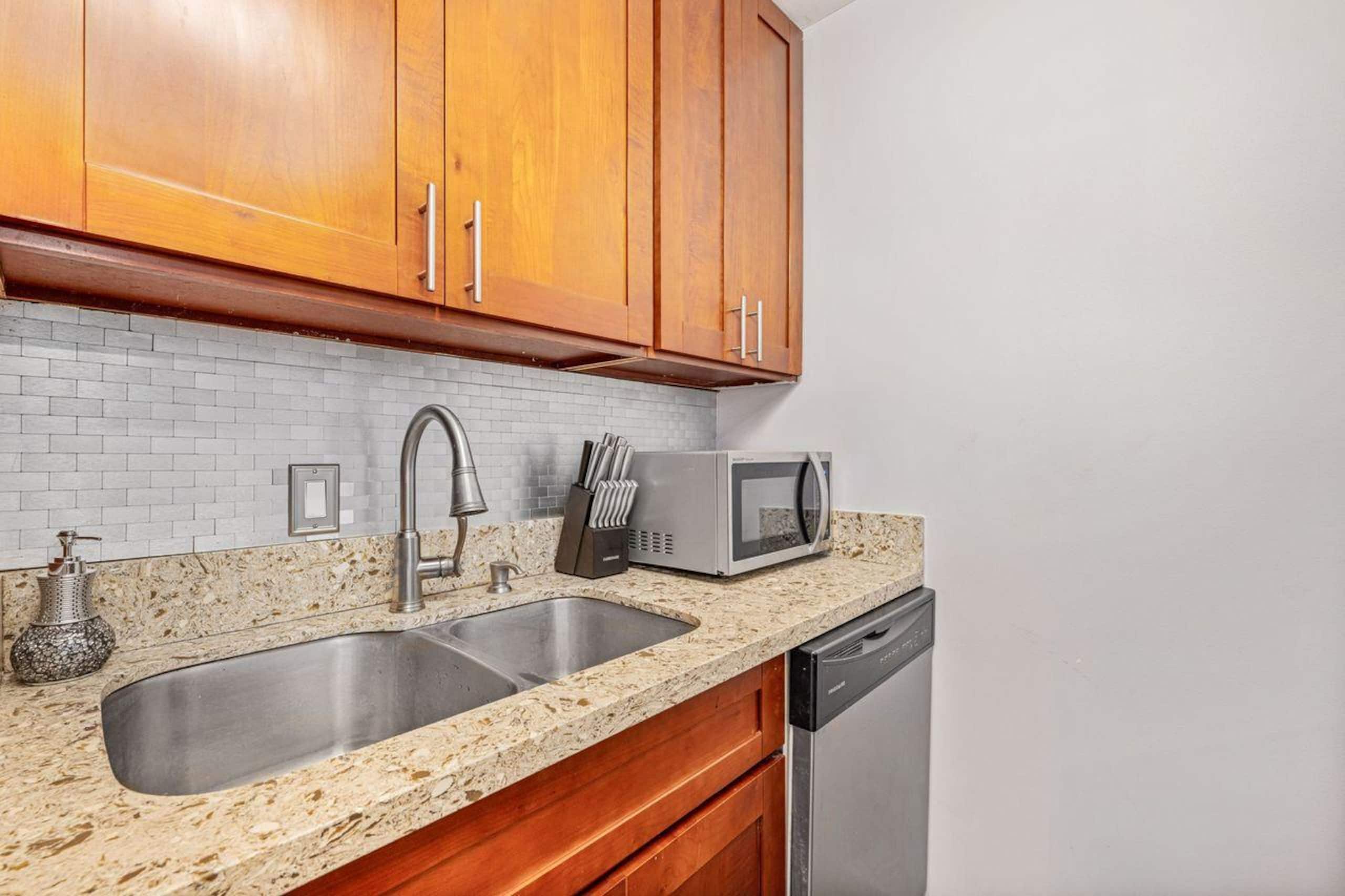 Condo in Kihei · ★5.0 · 1 bedroom · 2 beds · 1 bath - Image 21
