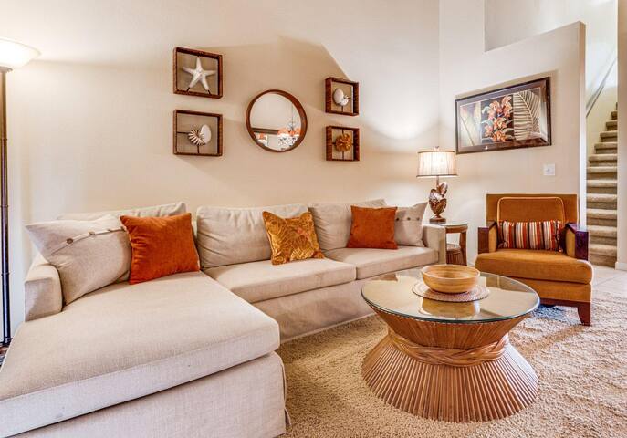 Top Floor Spacious Ocean View Condo! Minutes to Be gallery image 3