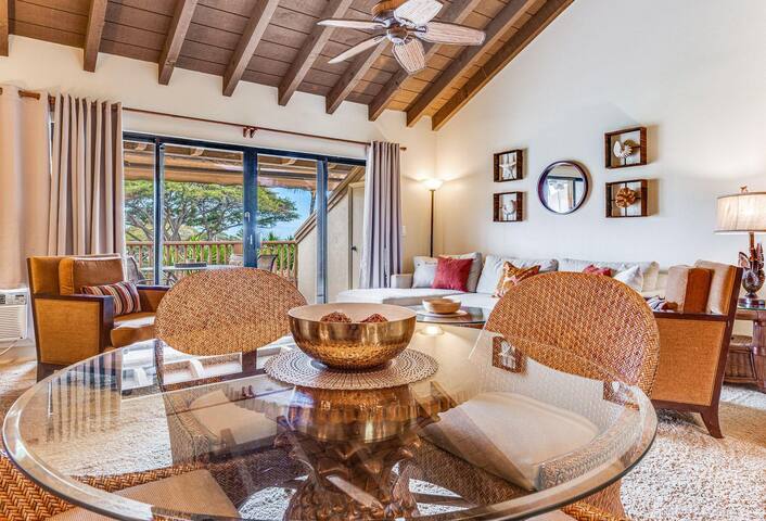 Top Floor Spacious Ocean View Condo! Minutes to Be gallery image 2