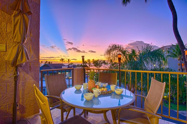 Luxurious 3 Bedroom Penthouse W/ Oceanview! Across