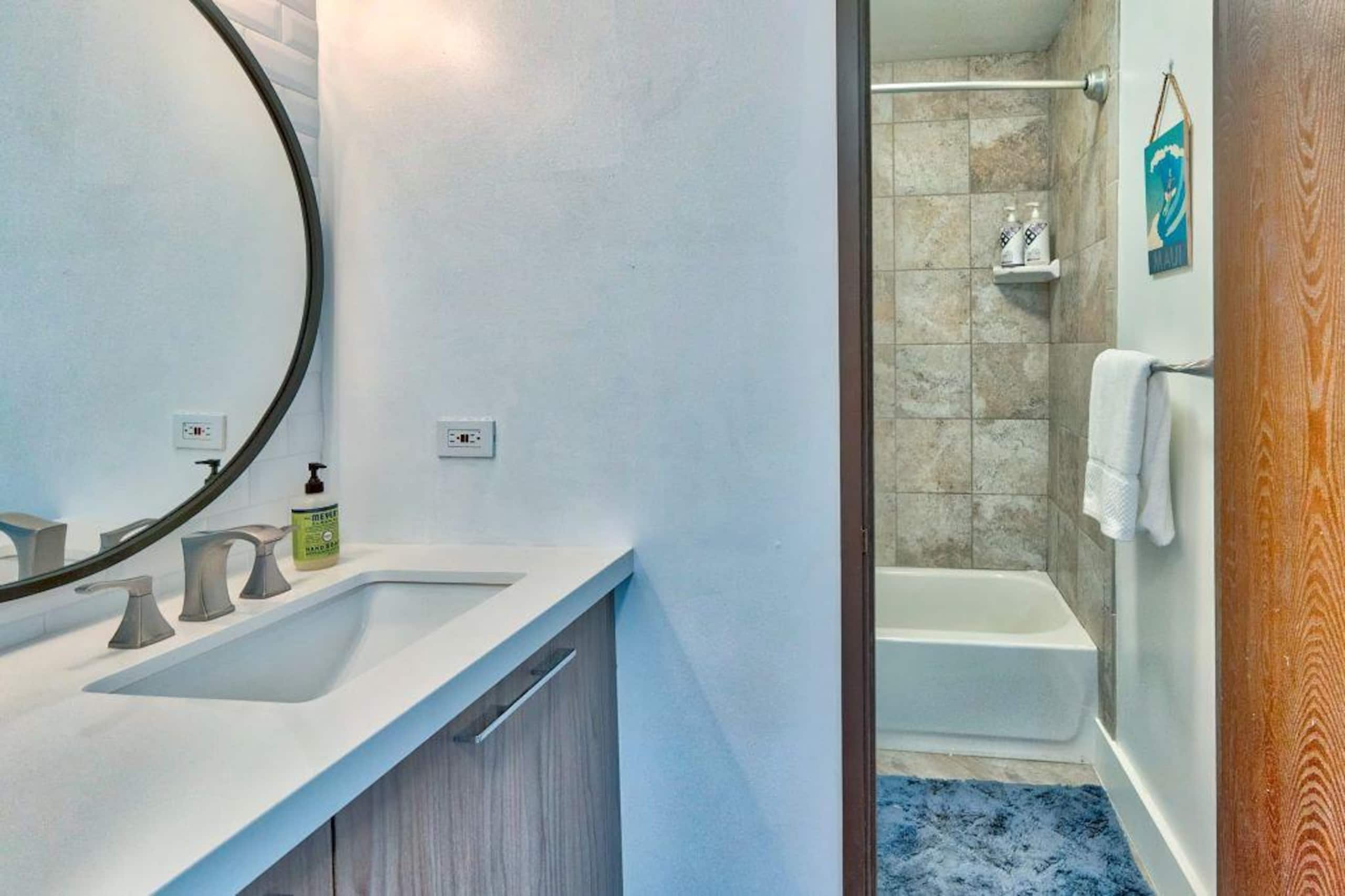 Condo in Kihei · ★4.92 · 1 bedroom · 2 beds · 1 bath - Image 23