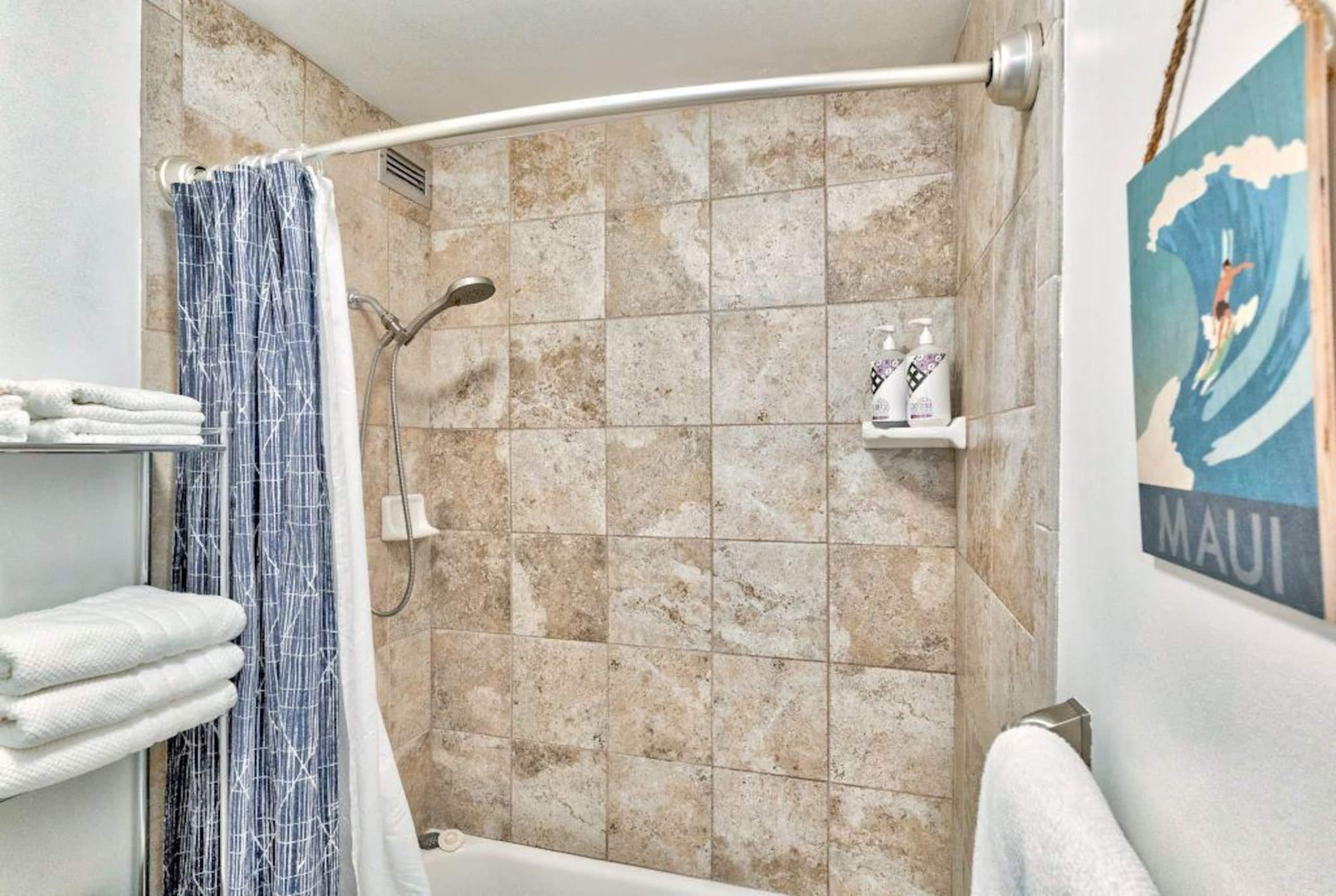 Condo in Kihei · ★4.92 · 1 bedroom · 2 beds · 1 bath - Image 25