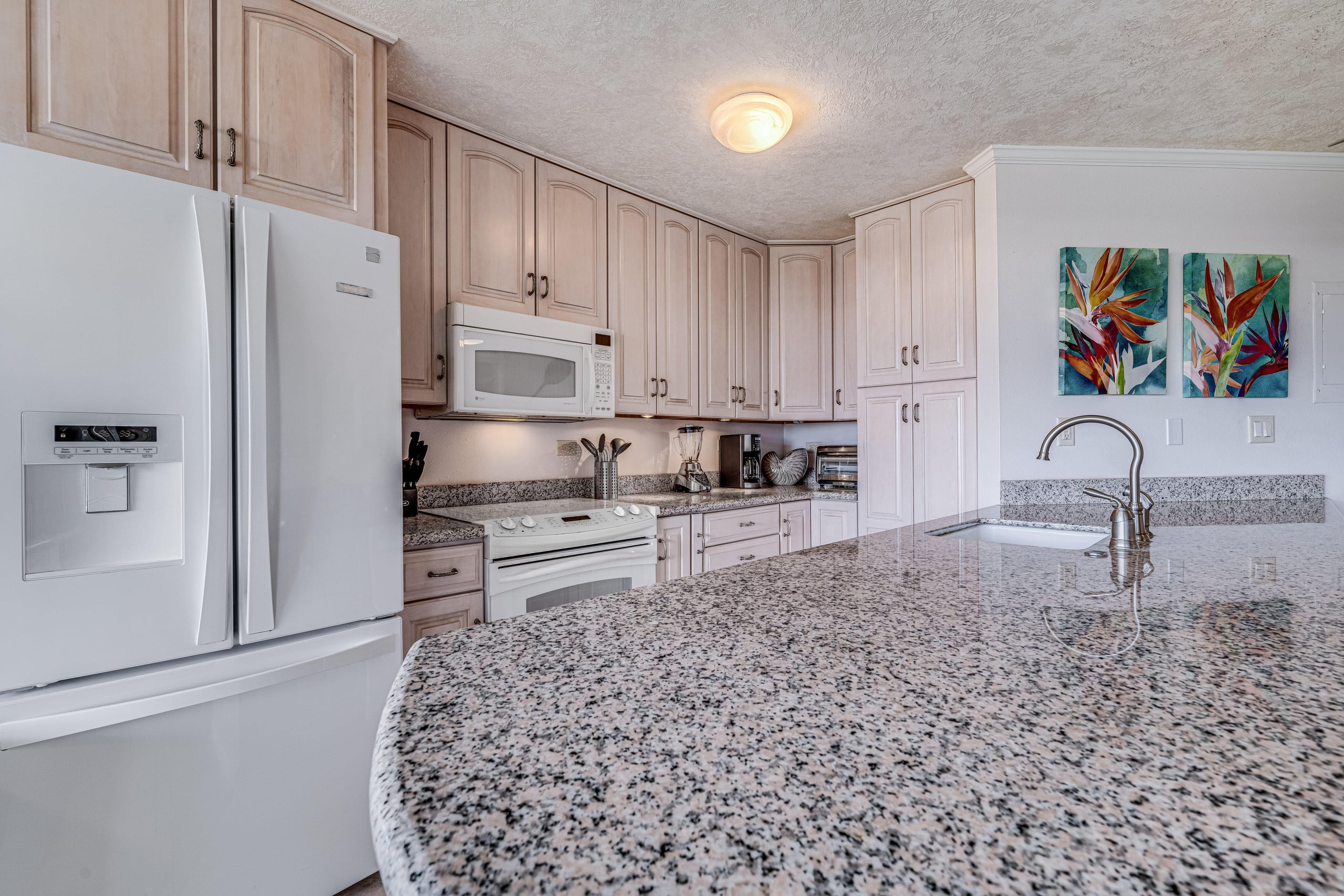 Condo in Kihei · ★4.8 · 1 bedroom · 2 beds · 1 bath - Image 12