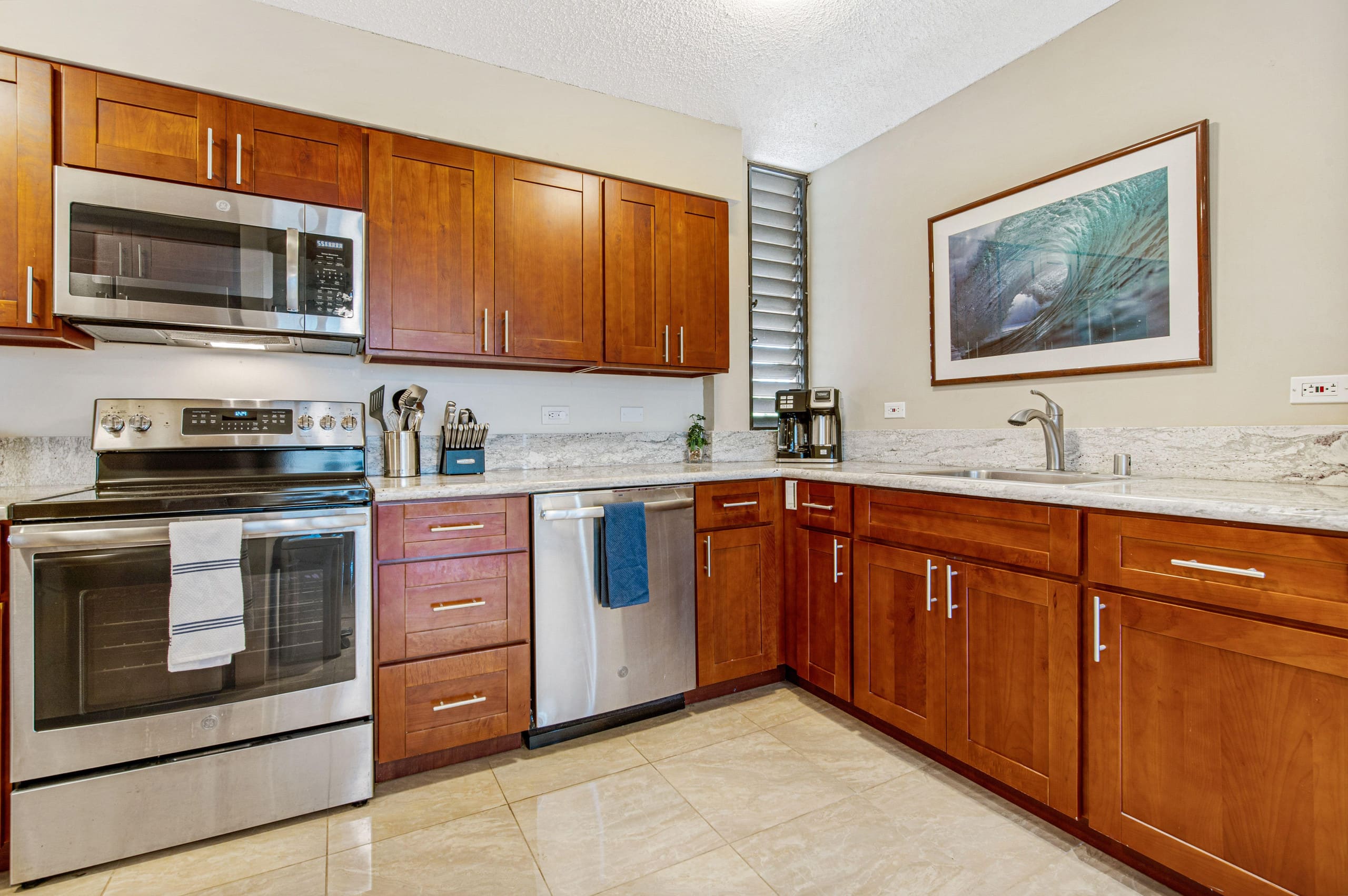 Condo in Kihei · ★4.86 · 2 bedrooms · 3 beds · 2 baths - Image 3