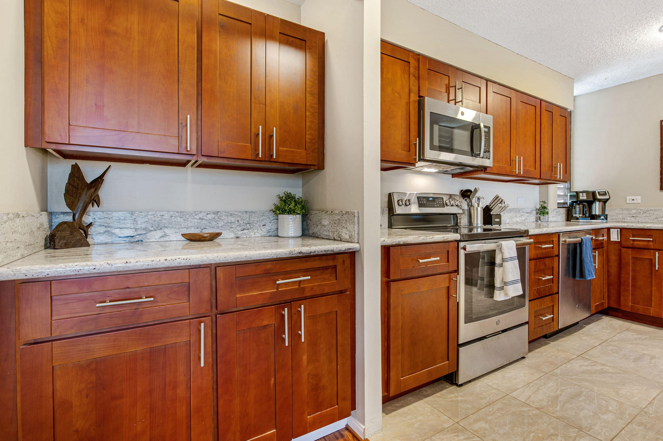 Condo in Kihei · ★4.86 · 2 bedrooms · 3 beds · 2 baths - Image 17