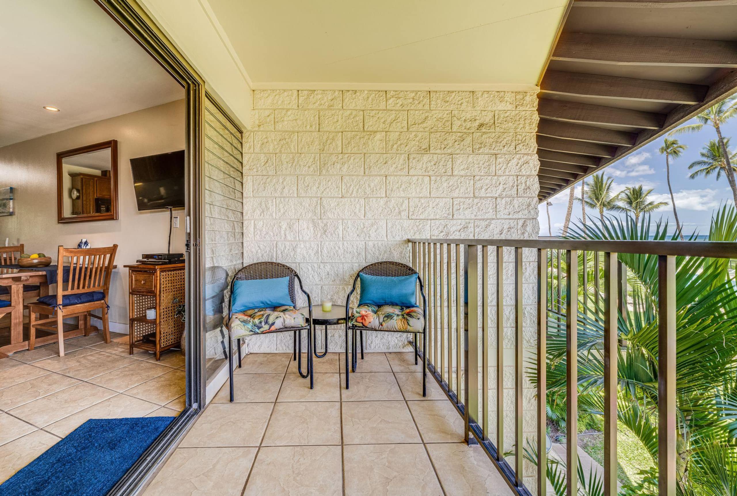 Condo in Kihei · ★4.82 · 1 bedroom · 2 beds · 1 shared bath - Image 26