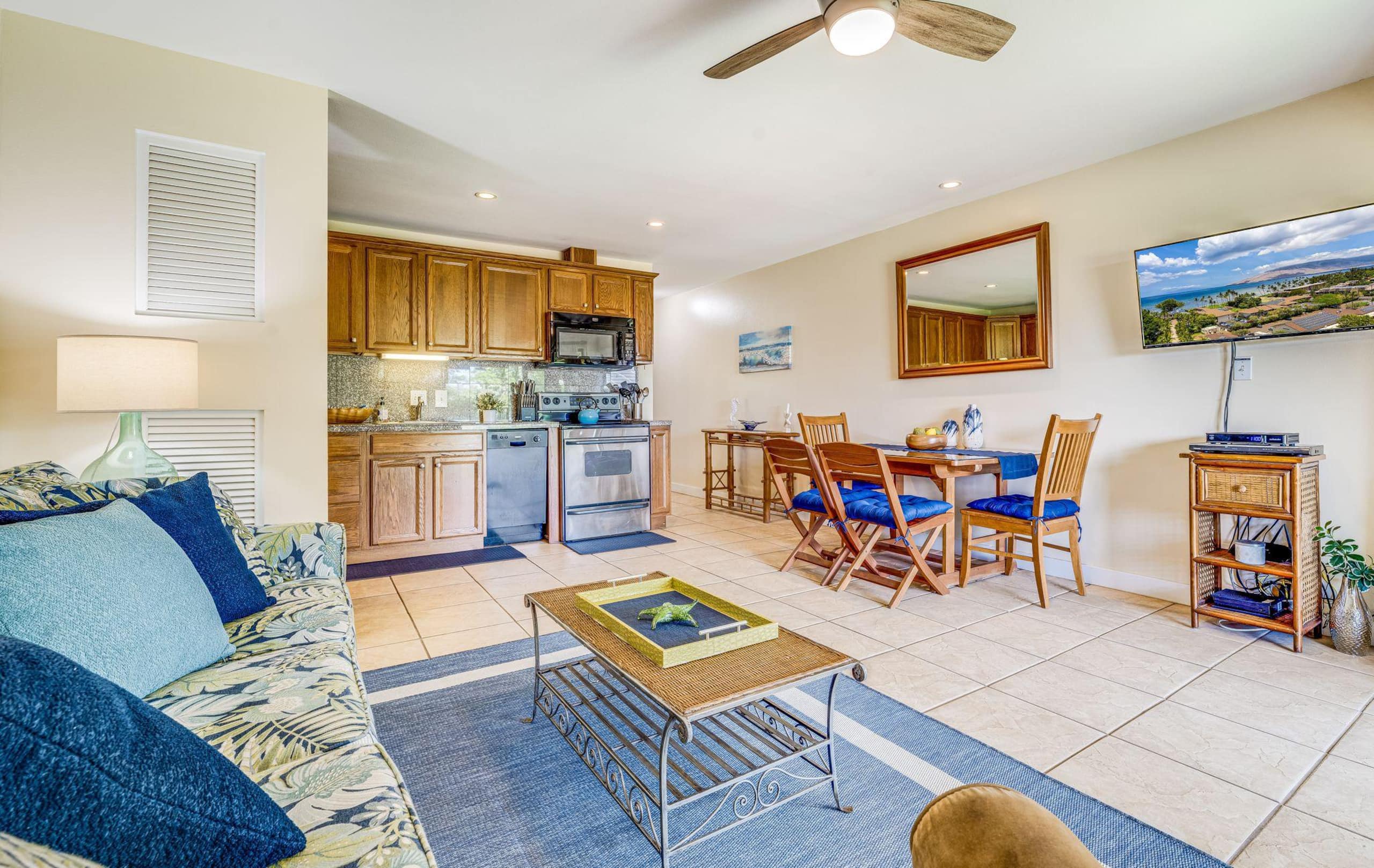 Condo in Kihei · ★4.82 · 1 bedroom · 2 beds · 1 shared bath - Image 6