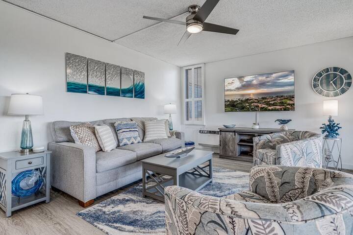 Gorgeous Expansive Condo in Wailea with HUGE Lanai gallery image 2