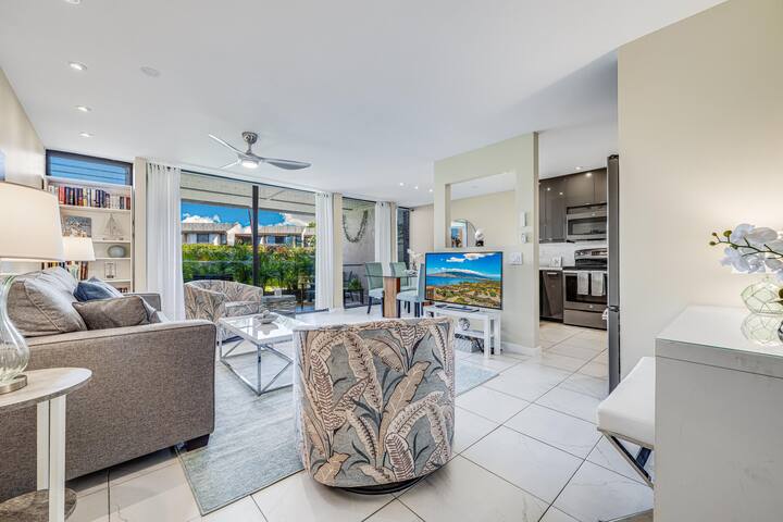 $189/Oct Special! Beach chic condo directly across gallery image 3