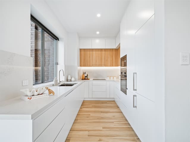 Peach Apartment at Palm View Collective gallery image 2