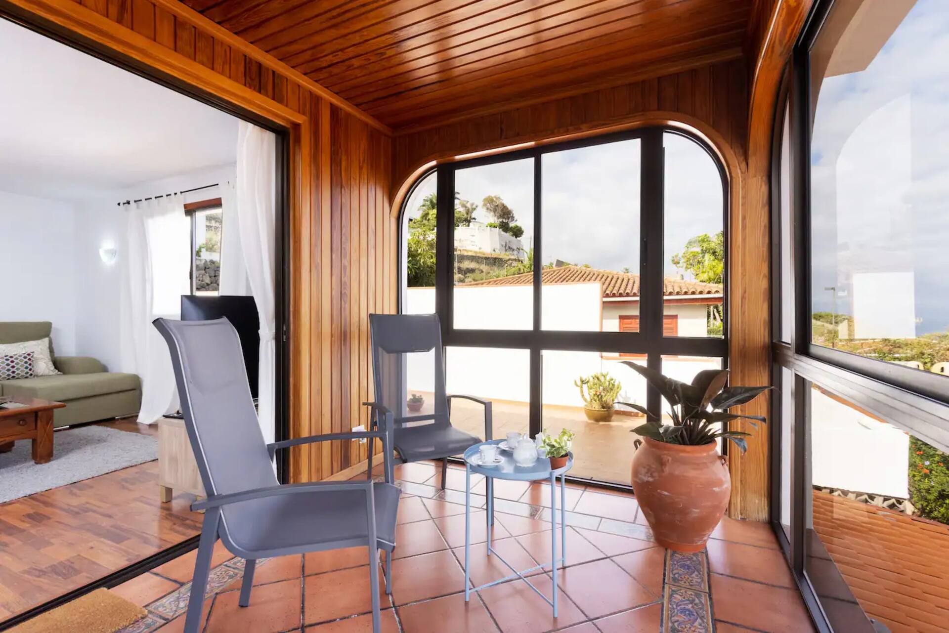 Casa de vacaciones 'Casa Carolina' con vistas al mar, terraza privada y Wi-Fi — foto 4